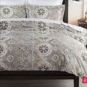 Queen size Duvet & 2 Euro shams